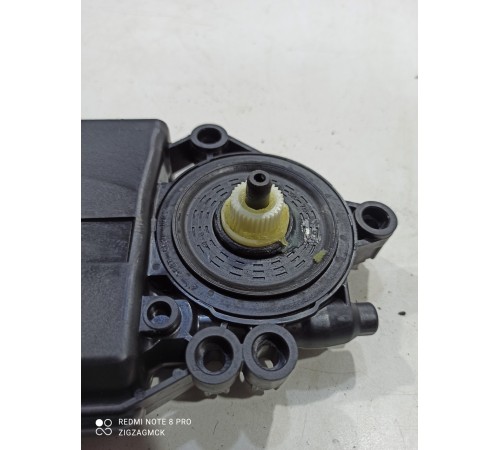 Моторчик стеклоподъемника (задний правый)