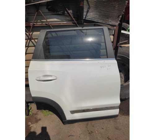 Дверь задняя правая в сборе