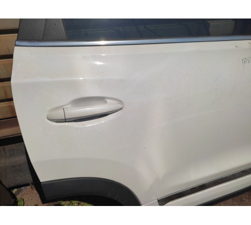 Дверь задняя правая в сборе