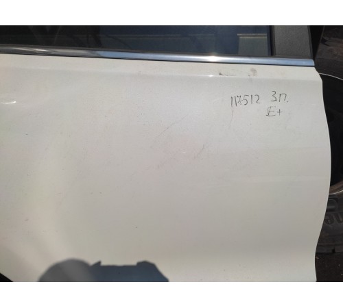 Дверь задняя правая в сборе