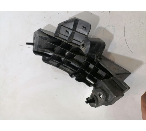 Кронштейн заднего бампера левый