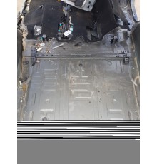 Пол кузова багажного отсека