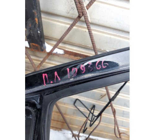 Дверь (передняя левая)