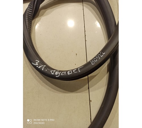 Уплотнитель двери(задний левый)