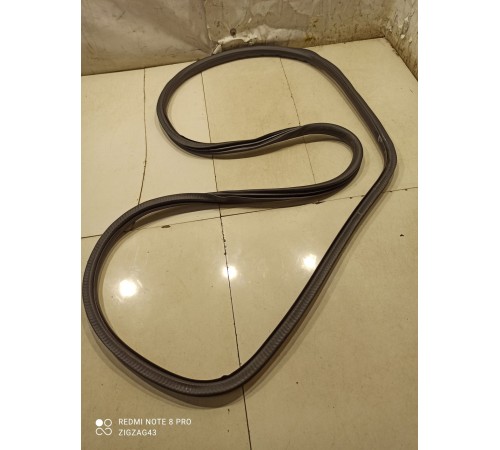 Уплотнитель двери(задний левый)