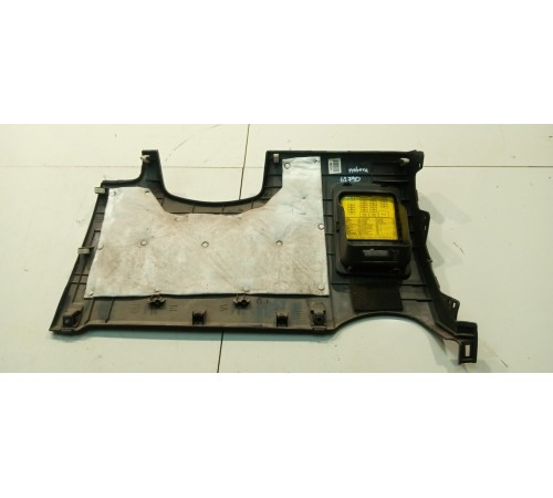 Накладка под торпедо (левая)