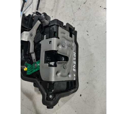 Замок двери (задний левый)