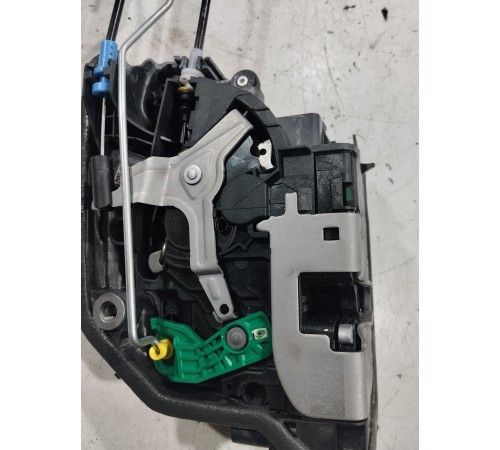 Замок двери (задний левый)