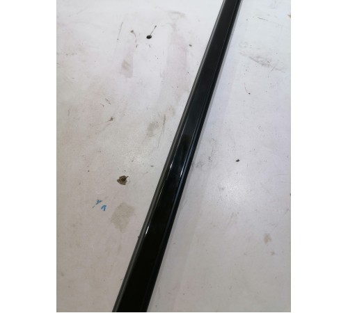 Уплотнитель стекла задний правый, молдинг