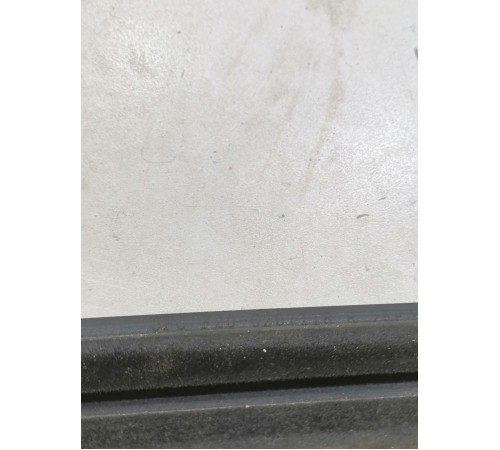 Уплотнитель стекла задний правый, молдинг