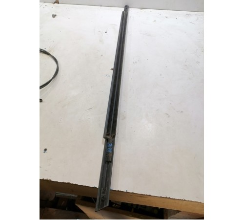 Уплотнитель стекла задний правый, молдинг