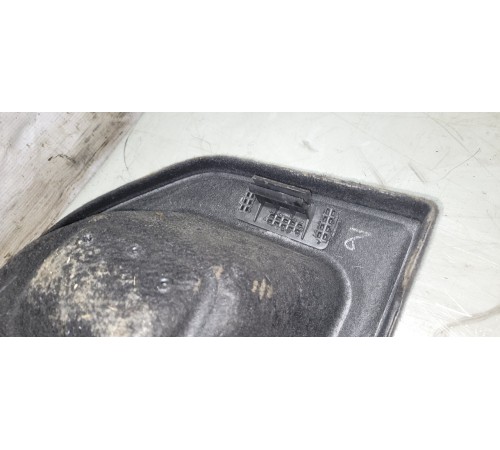 Обшивка багажника правой стороны