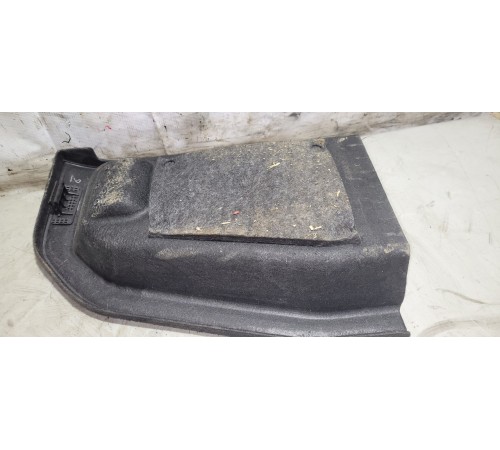 Обшивка багажника правой стороны