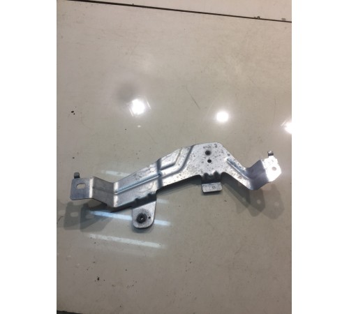 Кронштейн(задний,правый)