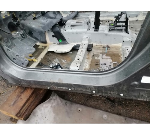 Порог со стойкой левый