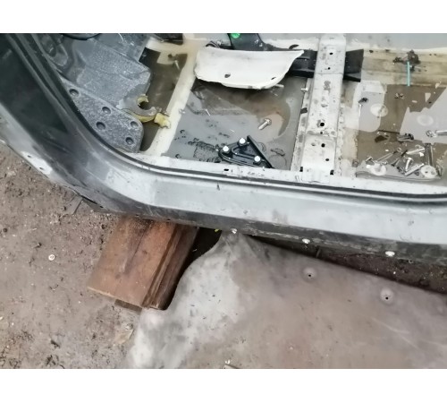 Порог со стойкой левый