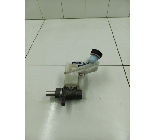 Главный тормозной цилиндр с бачком