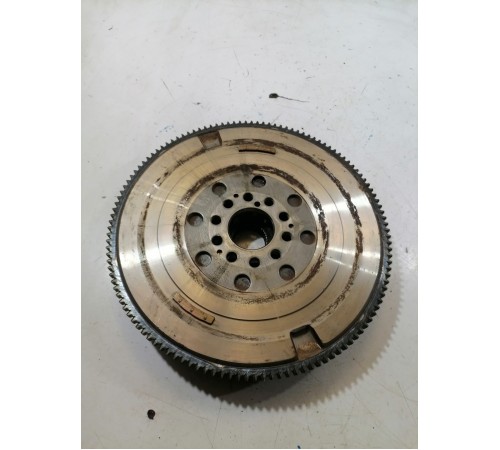 Маховик двигателя