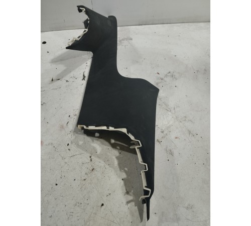 Обшивка задней стойки (правая)