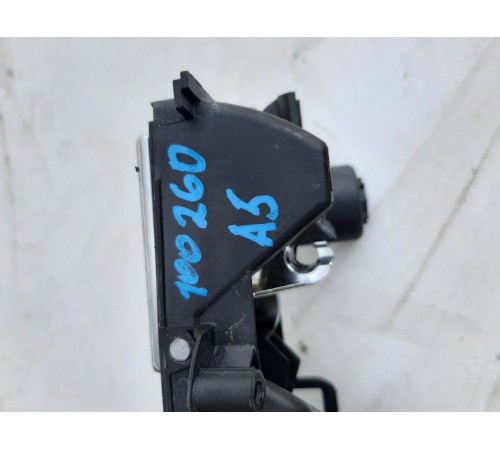 Ручка двери (задняя левая внутренняя)