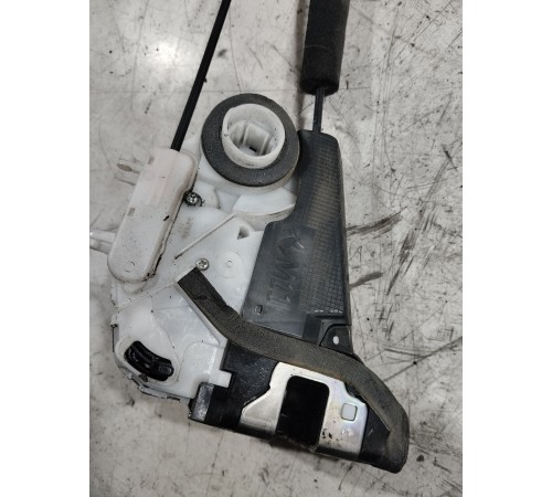 Замок двери (задний правый)