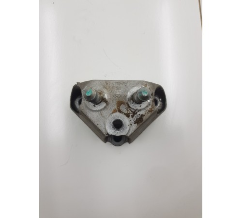 Кронштейн опоры левый