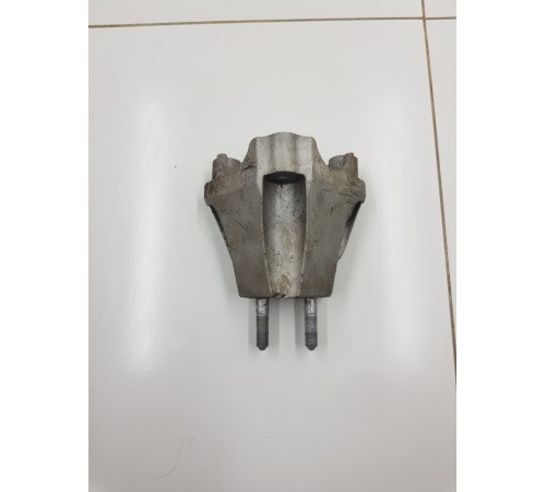 Кронштейн опоры левый