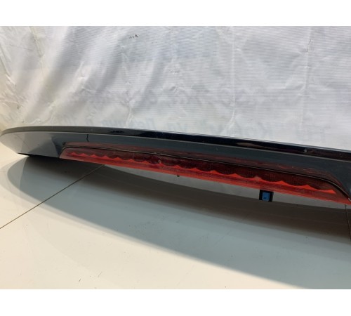 Спойлер крышки багажника