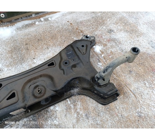 Подрамник передний