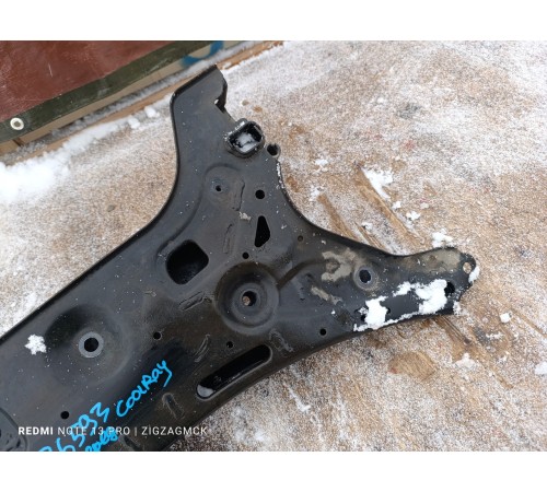 Подрамник передний