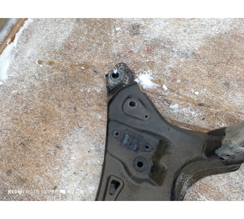 Подрамник передний