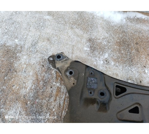 Подрамник передний