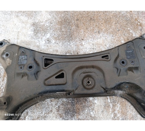 Подрамник передний