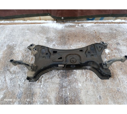 Подрамник передний