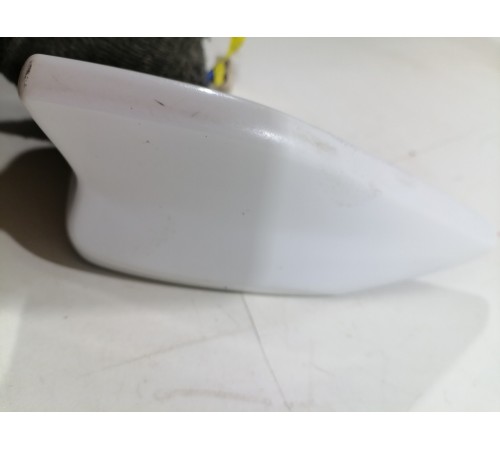 Антенна крыши плавник