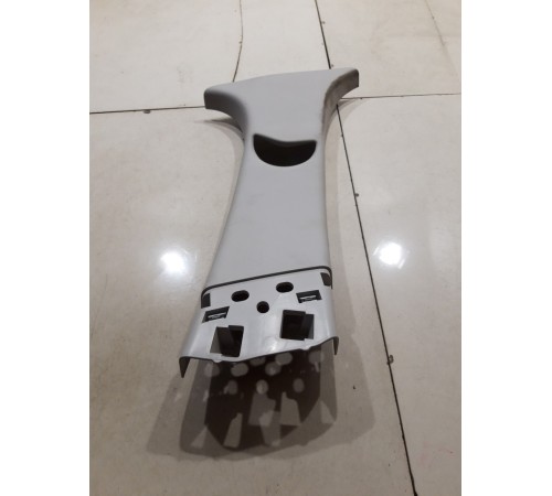 Обшивка центральной стойки(правая верхняя)