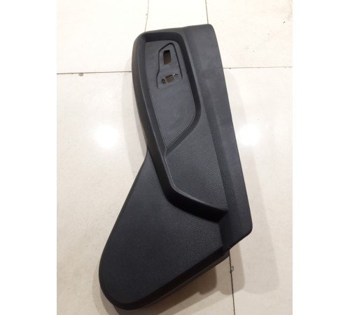 Накладка сиденья передняя правая боковая