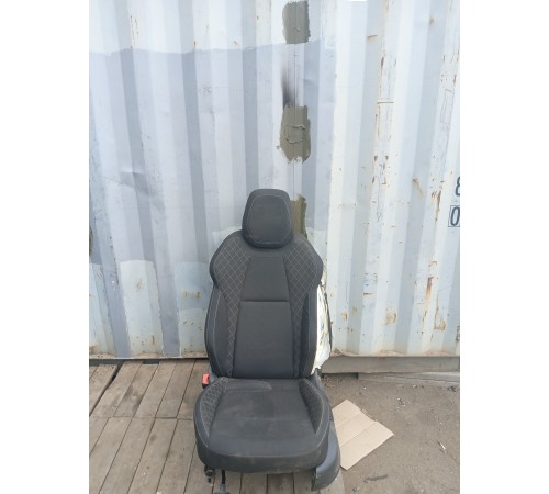 Сиденье переднее левое