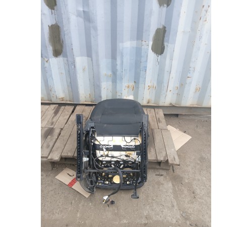 Сиденье переднее левое