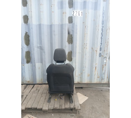 Сиденье переднее левое