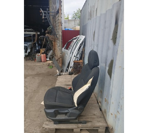 Сиденье переднее левое