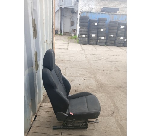 Сиденье переднее левое