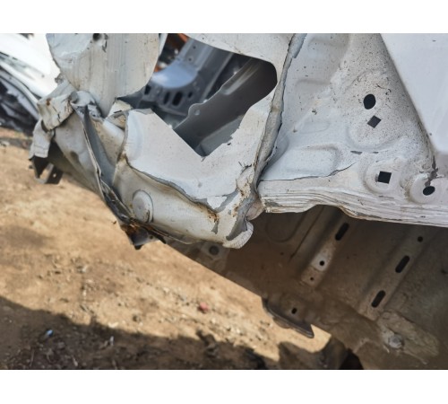 Арка заднего правого крыла