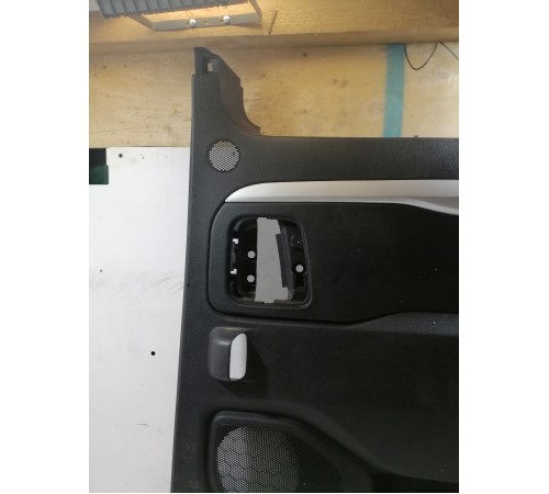 Обшивка двери задняя правая