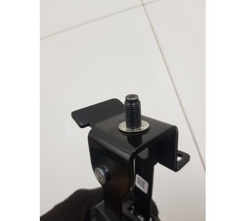 Ответная часть ремня безопасности задняя левая