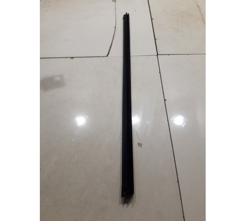 Уплотнитель стекла (передний правый внутренний)