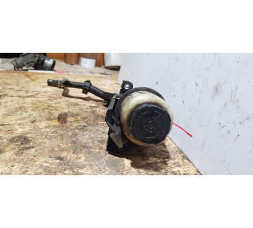 Бачок гидроусилителя