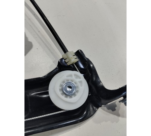 Стеклоподъемник (задний левый)