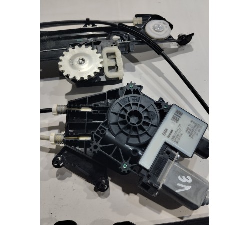 Стеклоподъемник (задний левый)