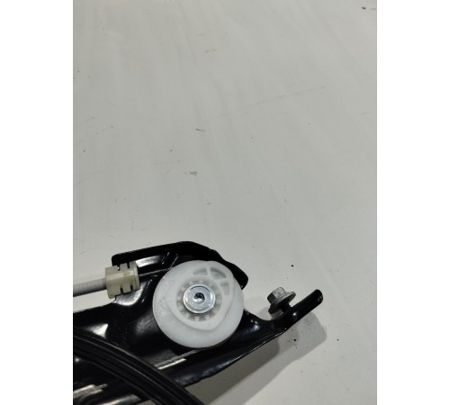 Стеклоподъемник (задний левый)